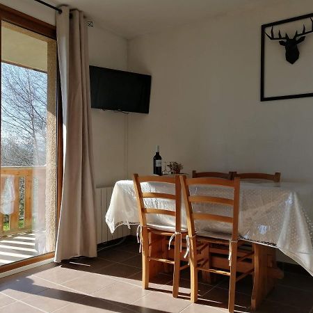 Appartement 2 Chambres Au Calme Les Angles  Bagian luar foto