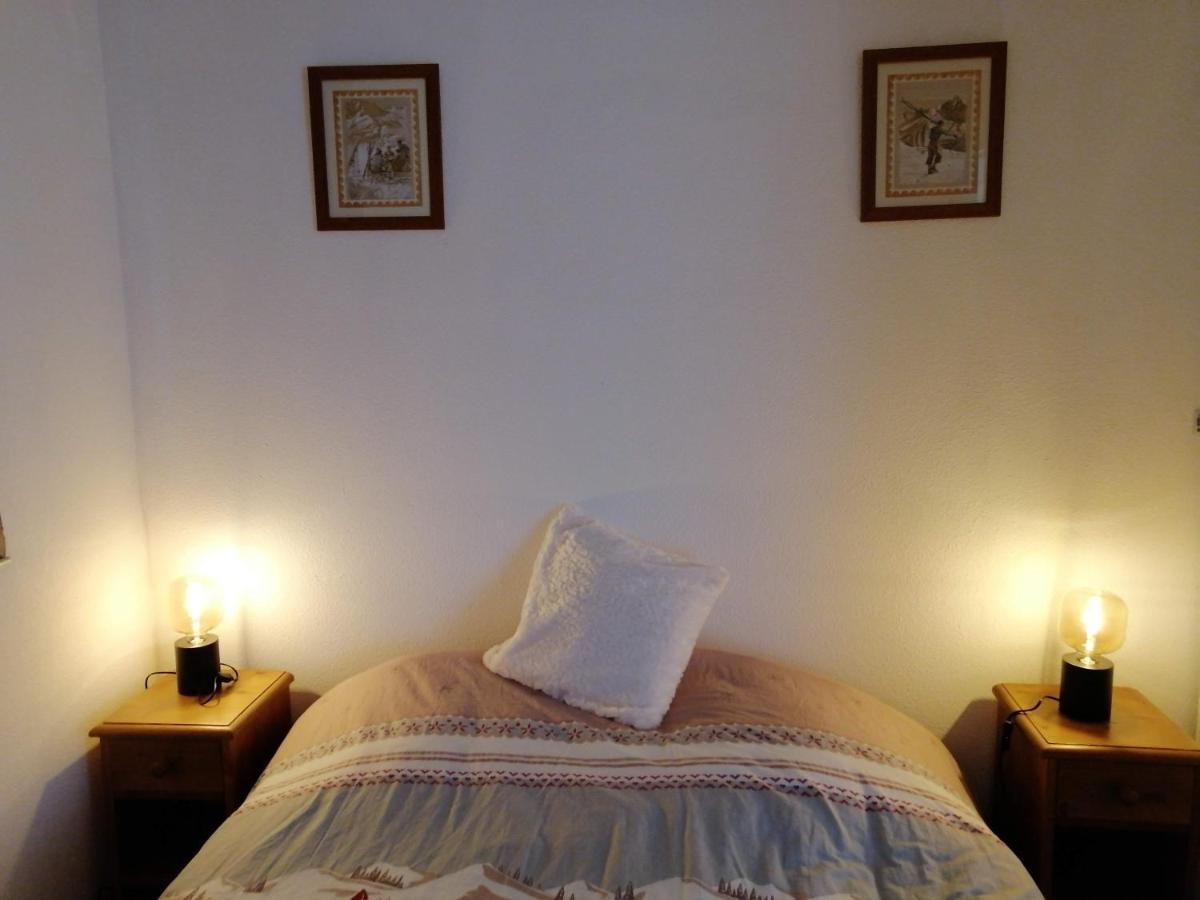 Appartement 2 Chambres Au Calme Les Angles  Bagian luar foto
